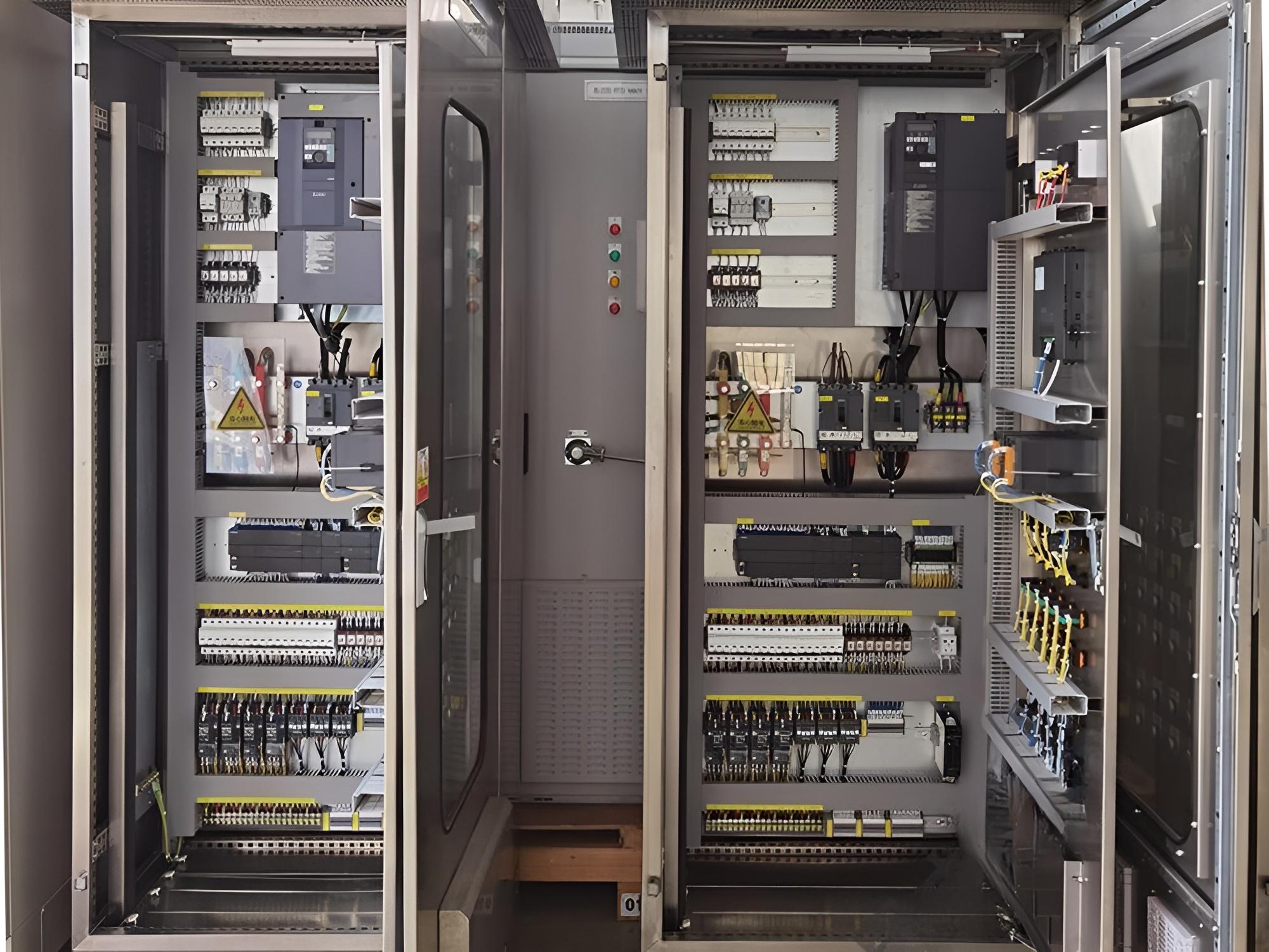 三菱變頻器柜-新一能FR-F800變頻器柜廠(chǎng)家